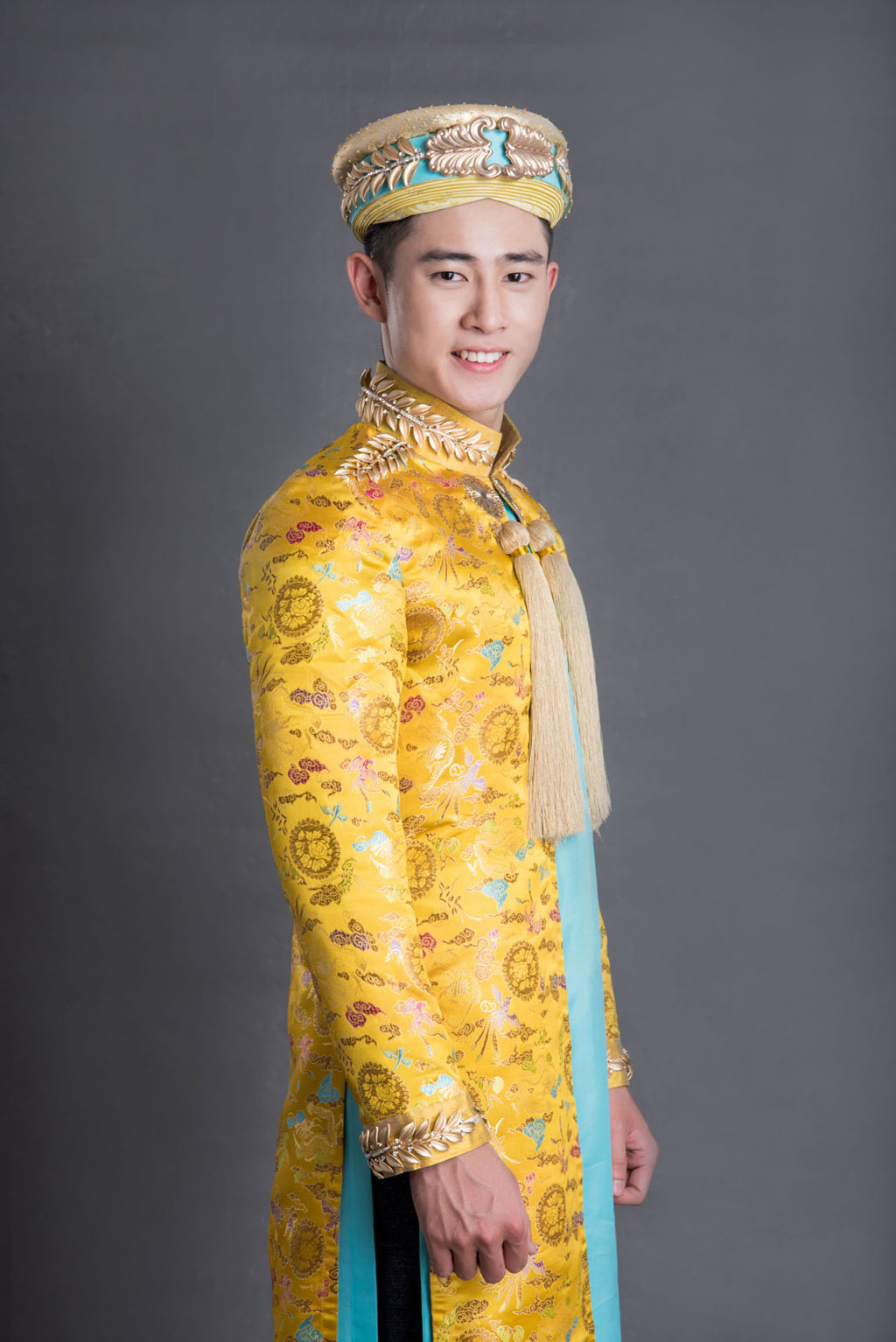 Công bố trang phục dân tộc đại diện Việt Nam tại Mister International 6