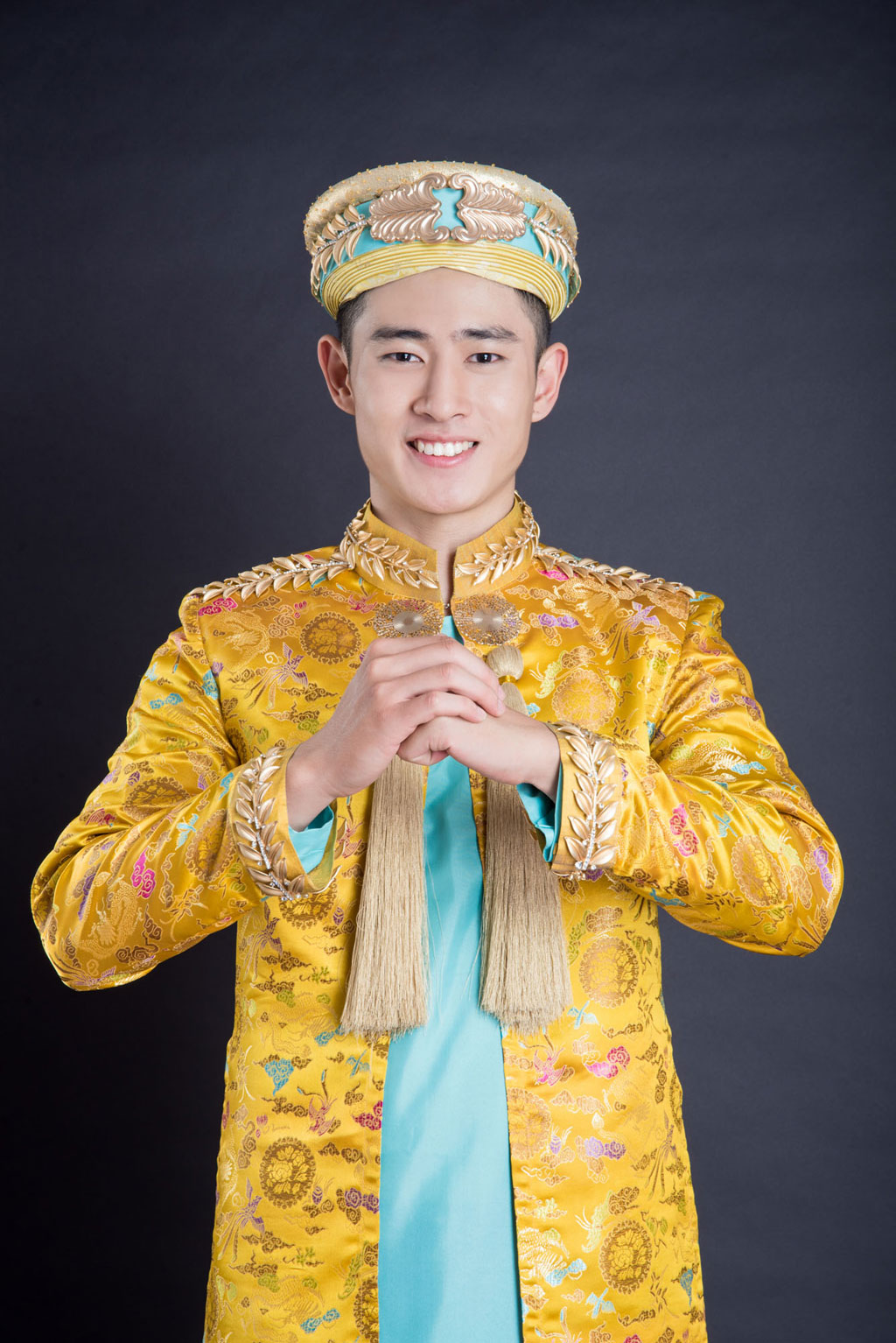 Công bố trang phục dân tộc đại diện Việt Nam tại Mister International 1