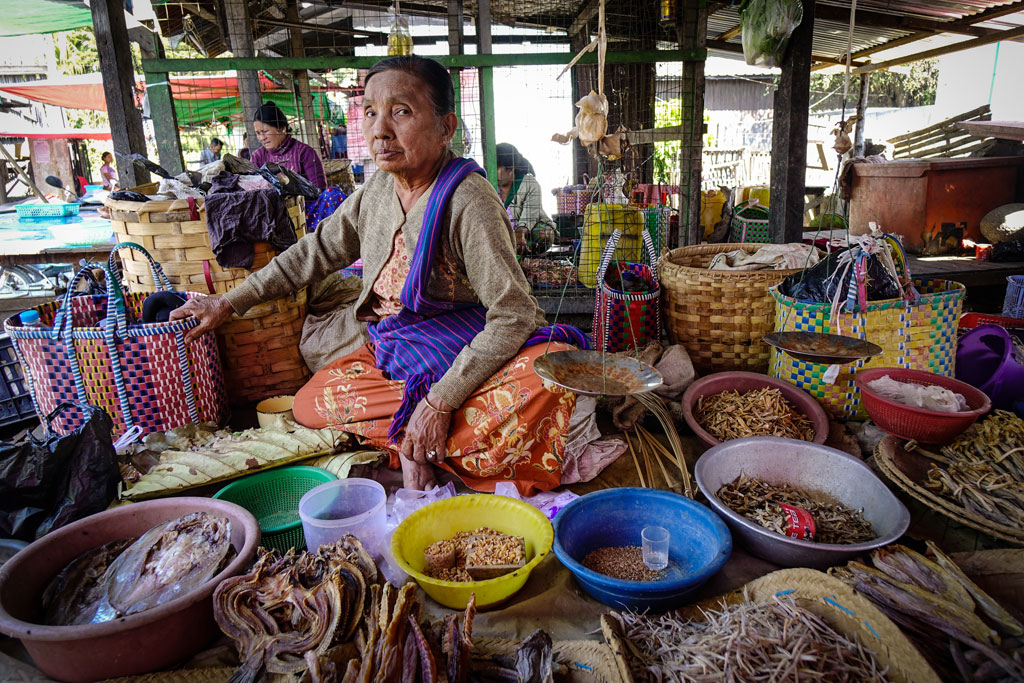 Đi chợ ở Myanmar1
