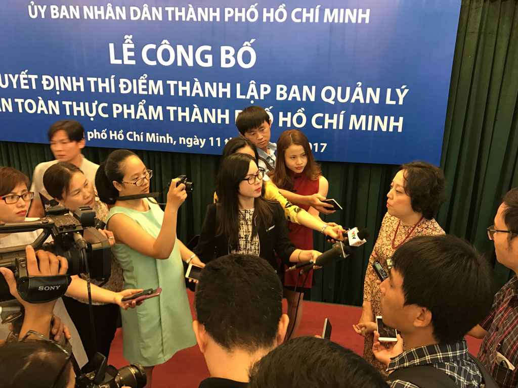 Bà Phạm Khánh Phong Lan tuyên chiến với thực phẩm bẩn1