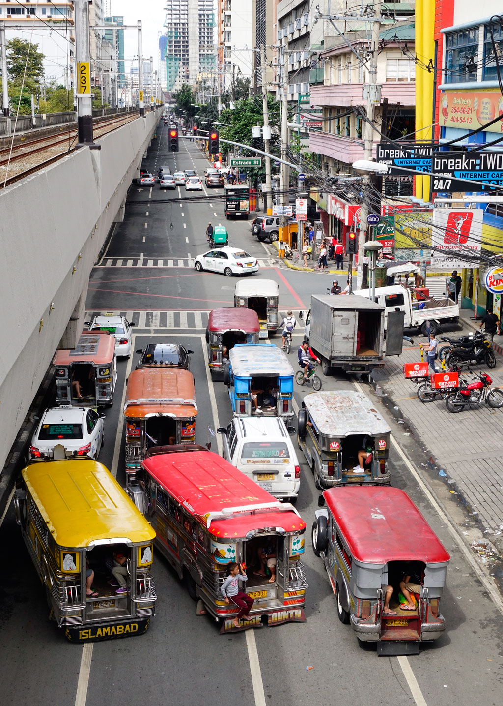 Manila sắc màu và tương phản1