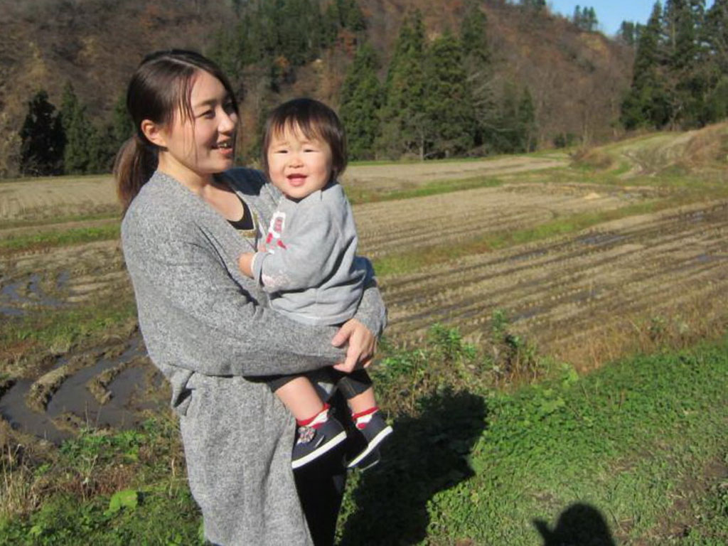 Giới trẻ Nhật bỏ phố về quê