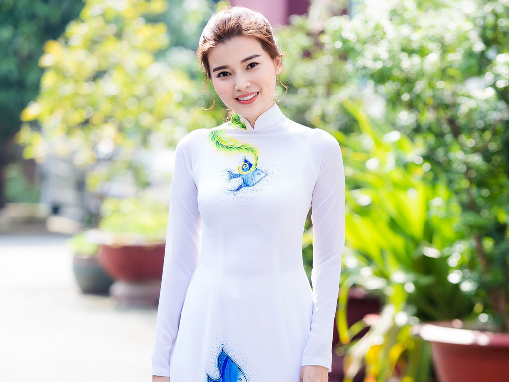 Người đẹp và tà áo Việt 3