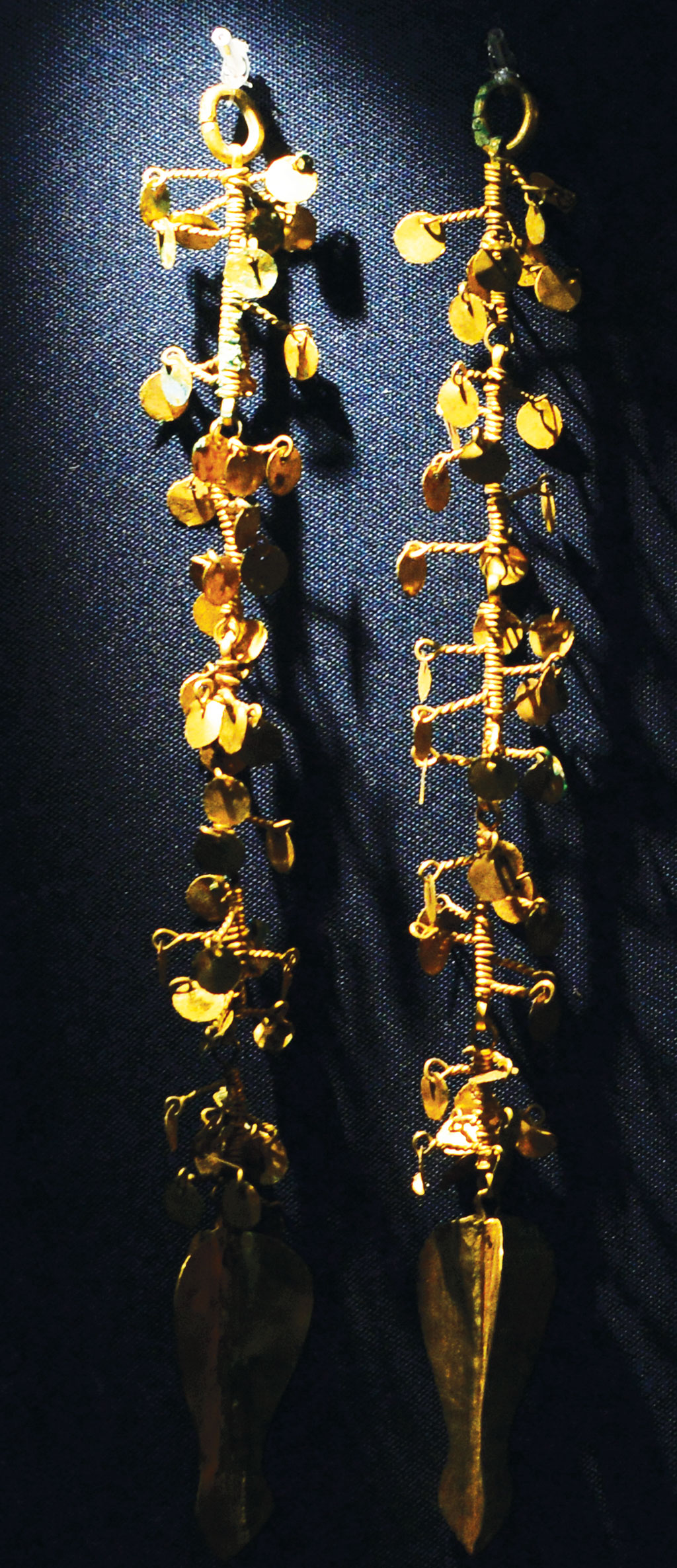 Tượng Phật Thích Ca và A Di Đà thuộc vương triều Silla được đúc bằng vàng ròng có niên đại từ 692 - 706 8