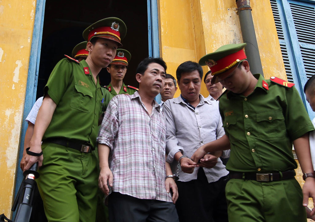 Những giọt nước mắt muộn màng của bị cáo Nguyễn Minh Hùng 7