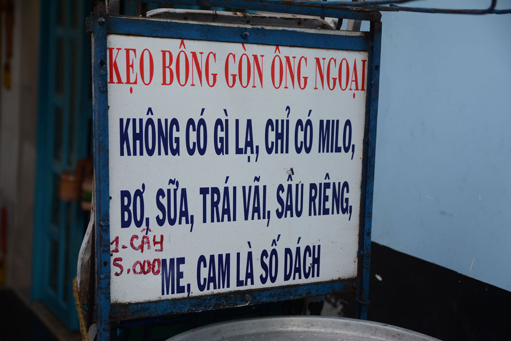 Xe kẹo bông gòn “ông ngoại” chở tuổi thơ giữa Sài Gòn 2