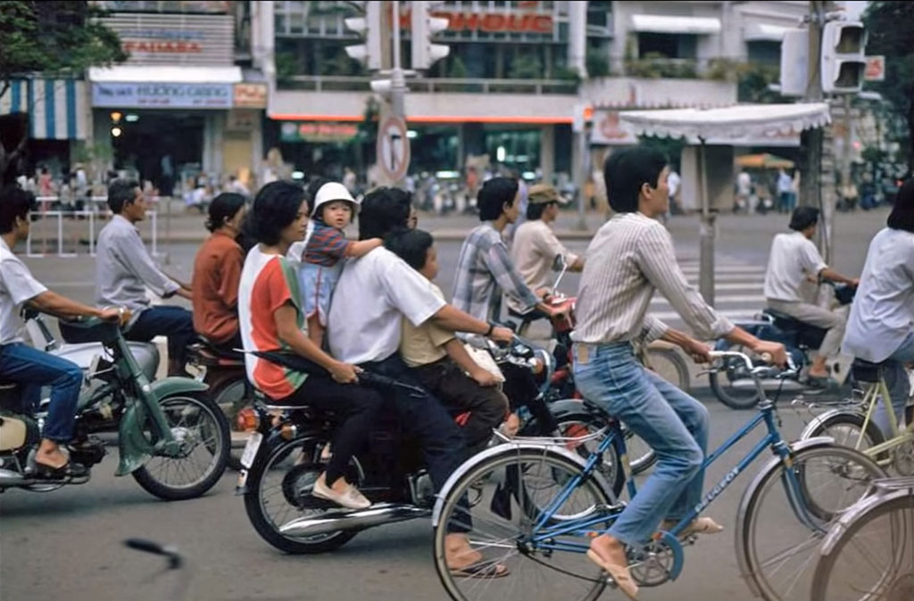 Chiếc quần bò xuyên hai thế kỷ: Quần jeans vào Việt Nam1