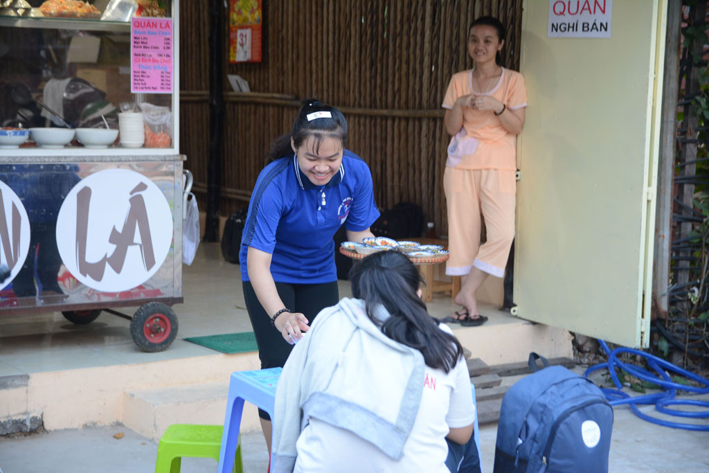 Quán lá bán bánh bèo 'siêu' dễ thương giữa Sài Gòn 6