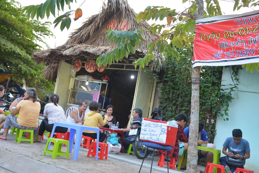 Quán lá bán bánh bèo 'siêu' dễ thương giữa Sài Gòn 7