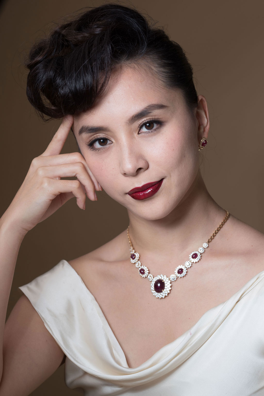 Hoa hậu đầu tiên: Công Thị Nghĩa