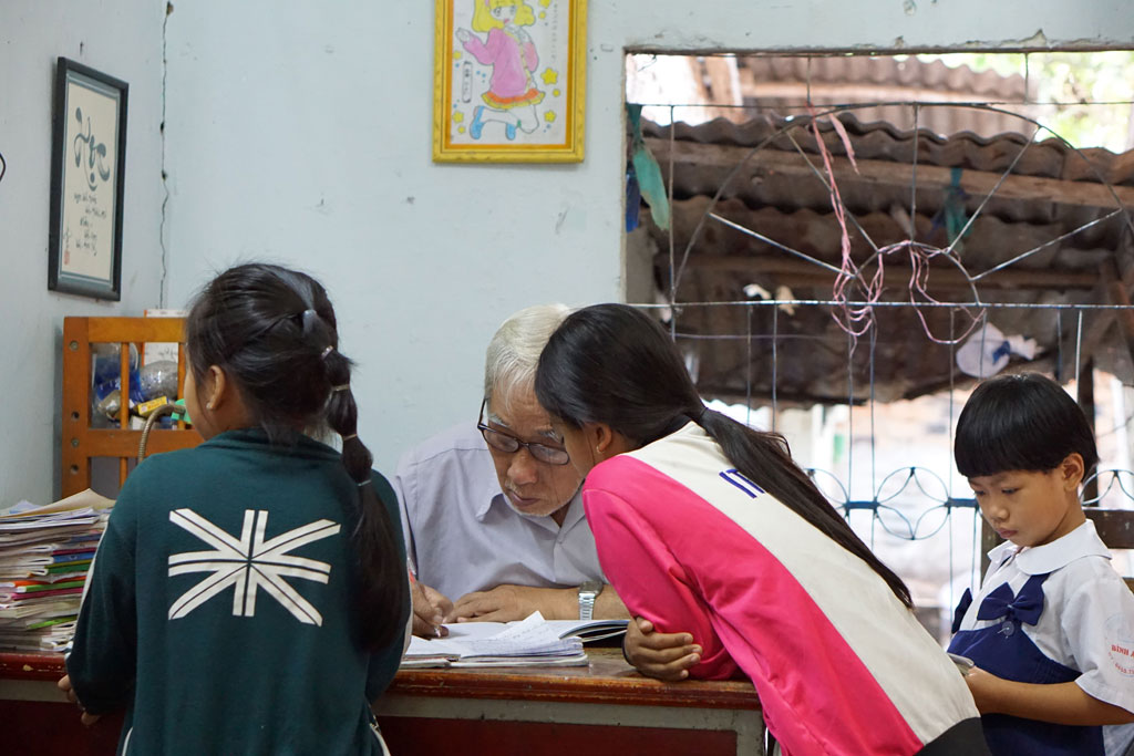 Lớp học tình thương ông Tư: Không muốn mang tiếng gom tiền 10