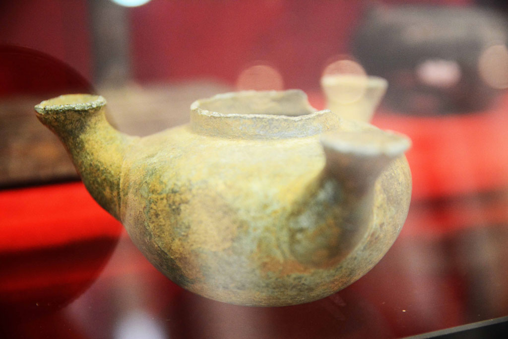 Hơn 600 chiếc đèn cổ nghìn năm được trưng bày tại TP.HCM4