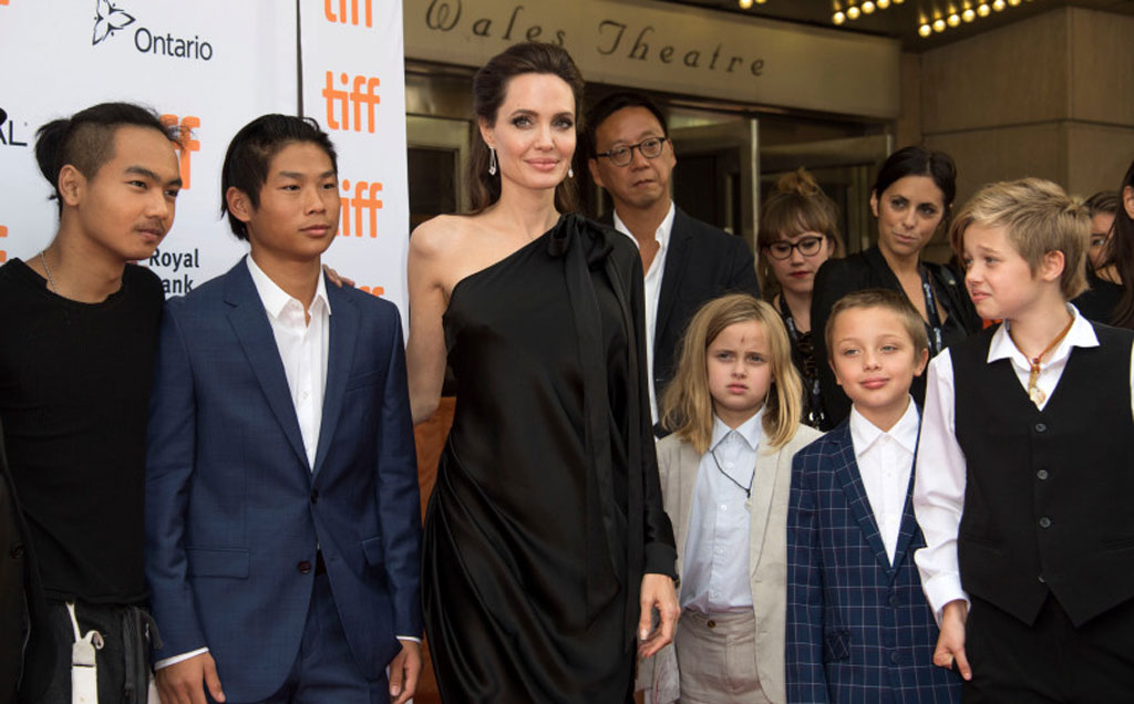 Hé lộ chi phí nuôi dưỡng 6 nhóc tì nhà Angelina Jolie và Brad Pitt1