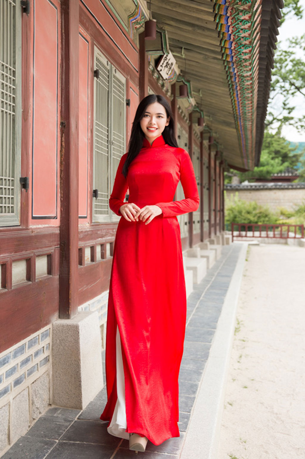 Top 15 ‘Miss Supranational Vietnam’ dịu dàng trong tà áo dài tại Hàn Quốc1
