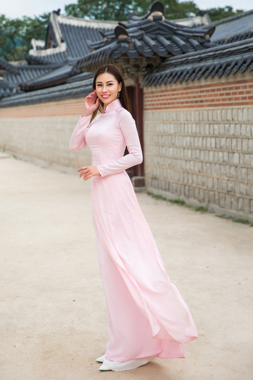Top 15 ‘Miss Supranational Vietnam’ dịu dàng trong tà áo dài tại Hàn Quốc3