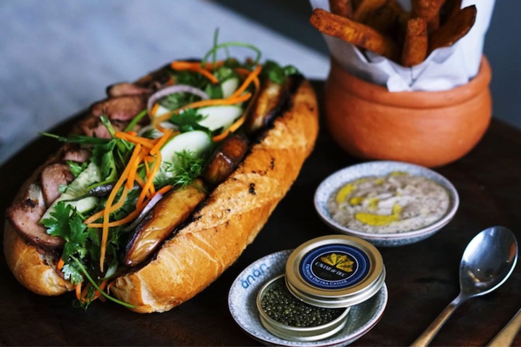 Bánh mì 100 USD