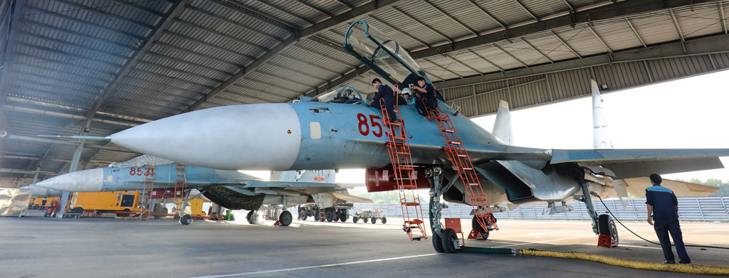 Su-30MK2 tung cánh2