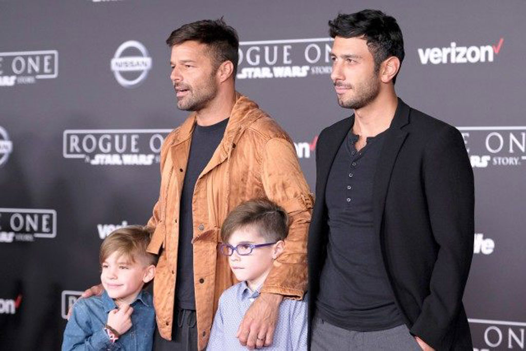 Ca sĩ đồng tính Ricky Martin cùng chồng mừng con gái đầu tiên ra đời2