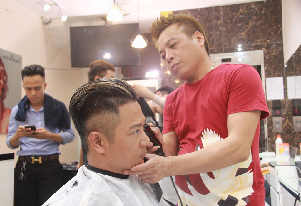 Ông chủ tiệm tóc cắt miễn phí cho kiểu đầu Kim Jong Un – Trum: 'Tôi cắt tóc để ủng hộ hòa bình'2
