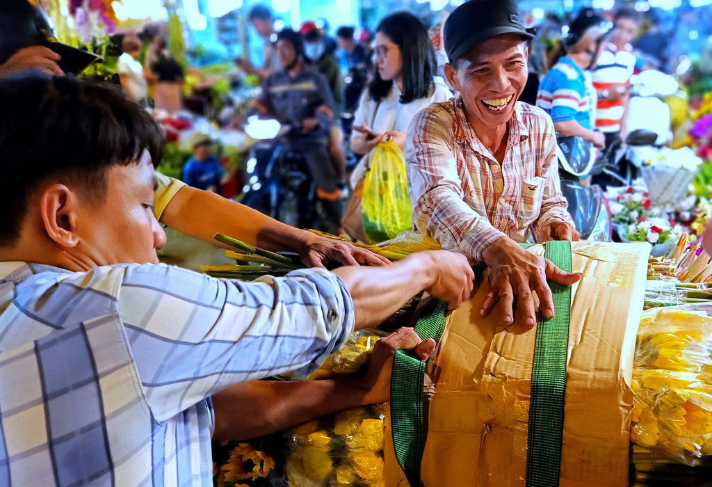 Sắc màu chợ hoa 'không ngủ'2