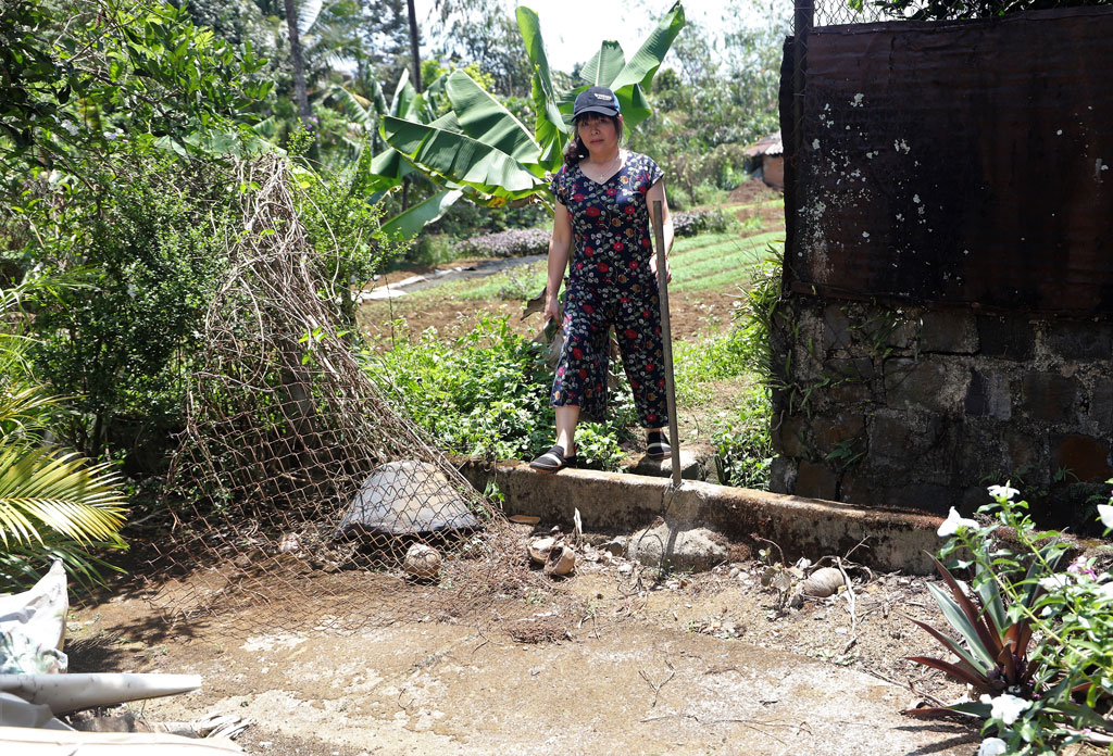 Vụ “Bị hàng xóm rào đường bít lối, 2 hộ dân bì bỏm lội suối vào nhà”2