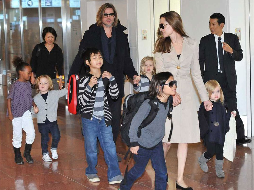 Angelina Jolie và Brad Pitt chính thức “đường ai nấy đi” một cách hợp pháp1
