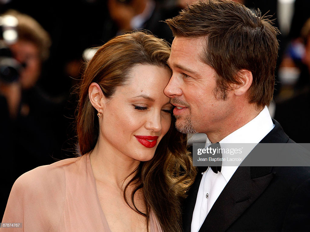 Angelina Jolie và Brad Pitt chính thức “đường ai nấy đi” một cách hợp pháp2