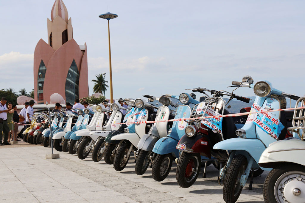 Gần 600 xe cổ hội ngộ tại phố biển Nha Trang1