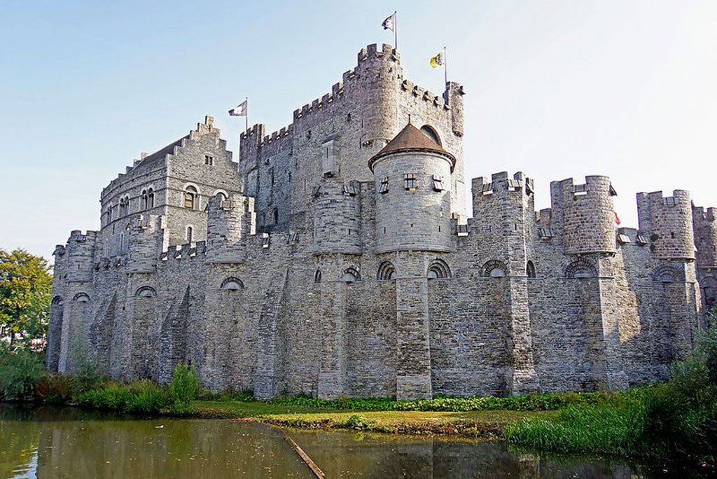 Top tòa lâu đài đáng tham quan của Bỉ1