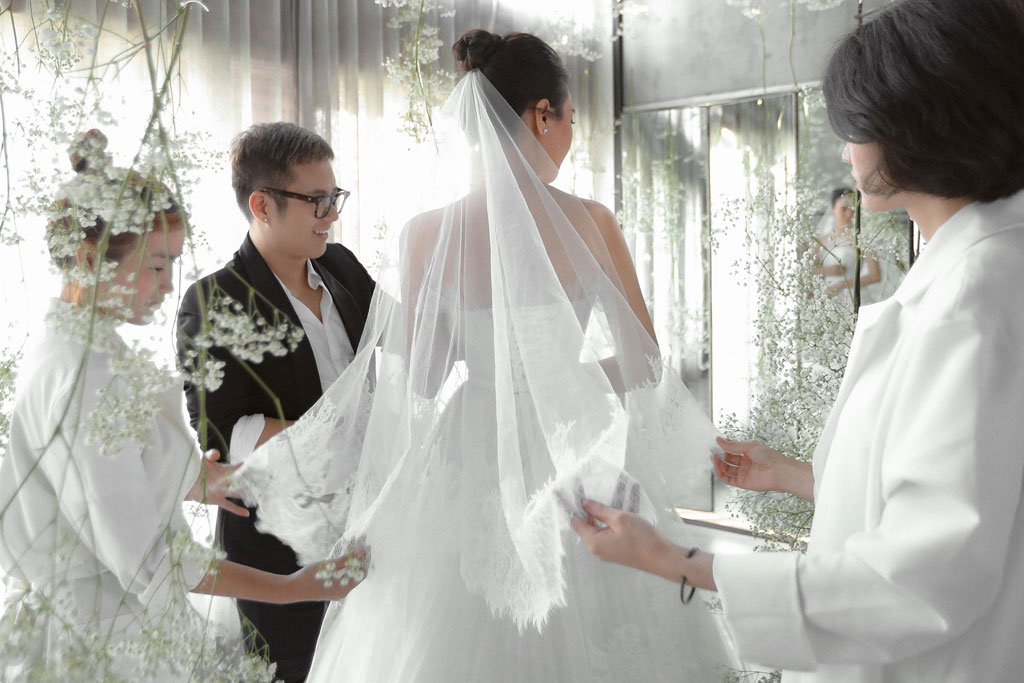 Cận cảnh váy cưới trăm triệu mất 3 tháng làm thủ công của Đàm Thu Trang3