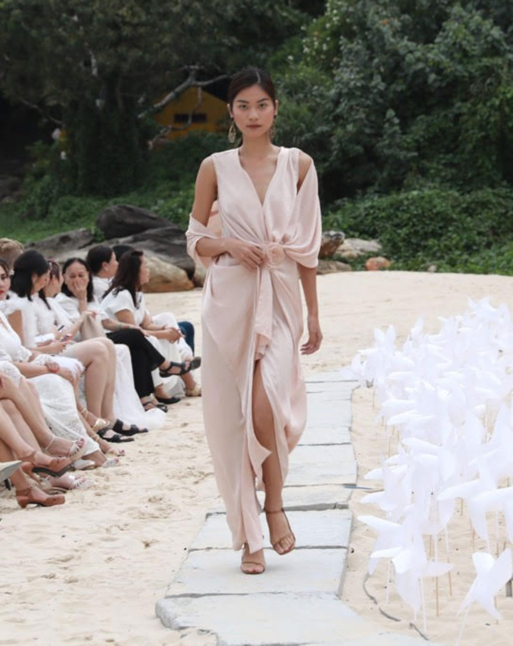 Quán quân Vietnam's Next Top Model Kim Dung tái xuất quyến rũ3