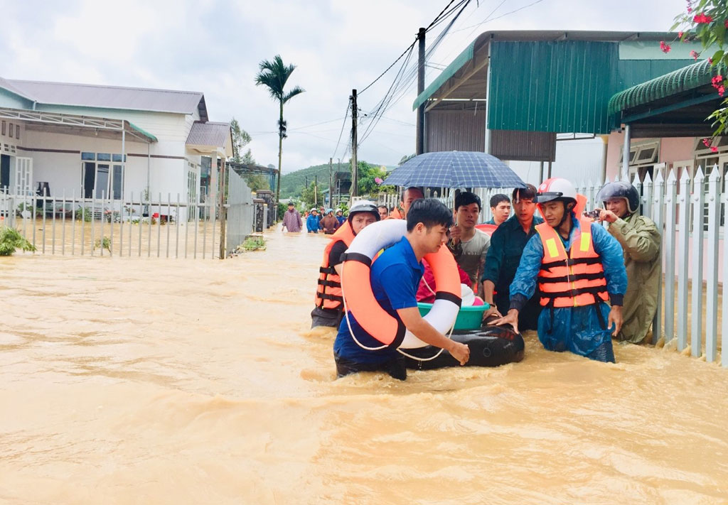 Lũ kinh hoàng, Bảo Lộc phải sơ tán khẩn cấp hàng trăm hộ dân15