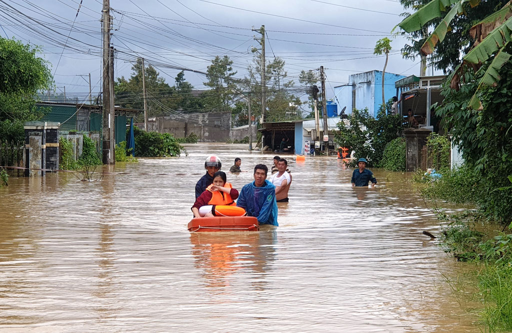 Lũ kinh hoàng, Bảo Lộc phải sơ tán khẩn cấp hàng trăm hộ dân5
