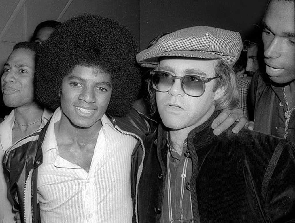 Danh ca huyền thoại Elton John 'nói xấu' Michael Jackson trong tự truyện1