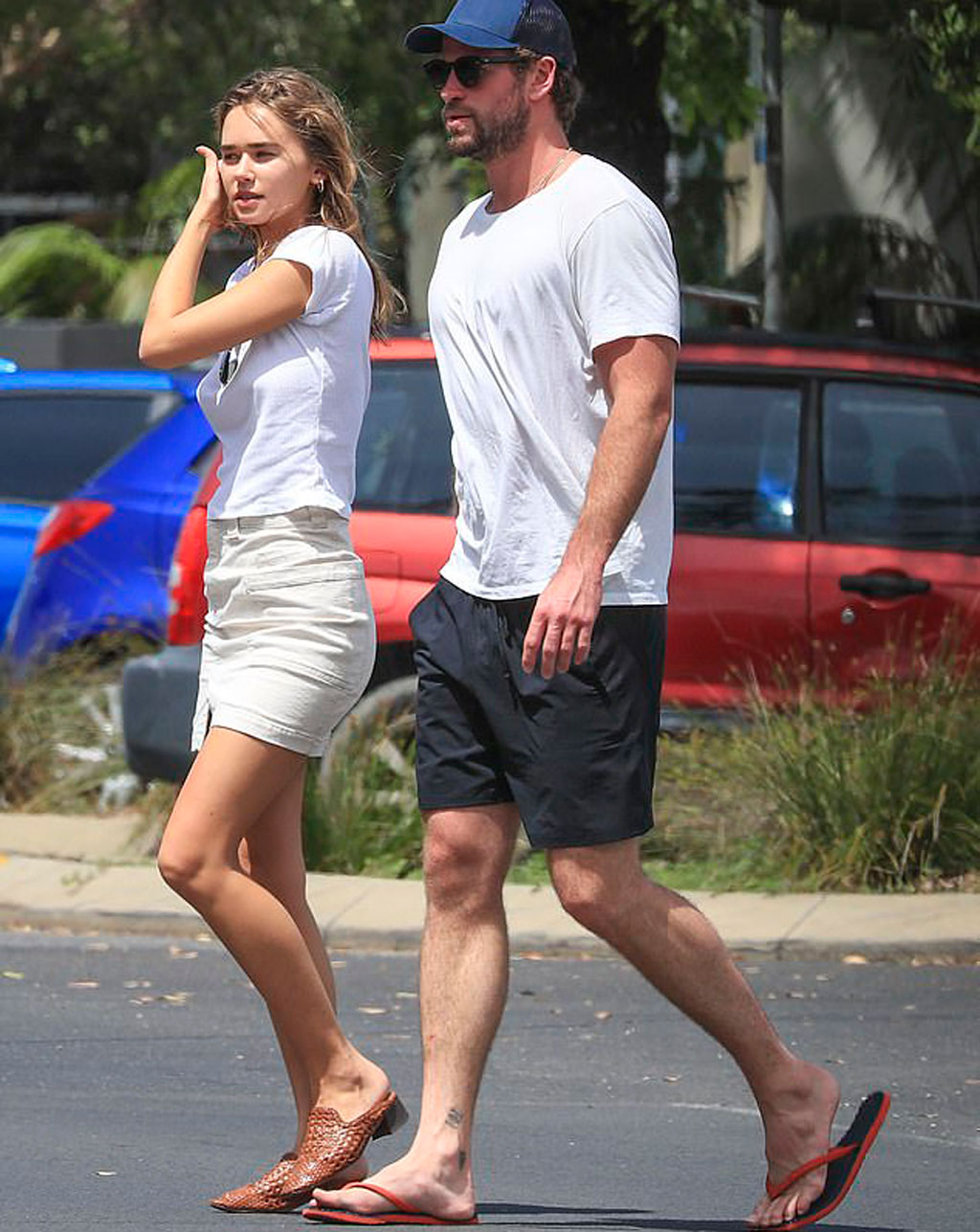 Liam Hemsworth xuất hiện bên cạnh người yêu mới sau đổ vỡ với Miley Cyrus1