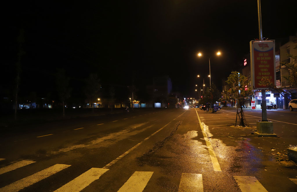 Ngày đầu cách ly toàn xã hội đường phố Bảo Lộc vẫn đông đúc1