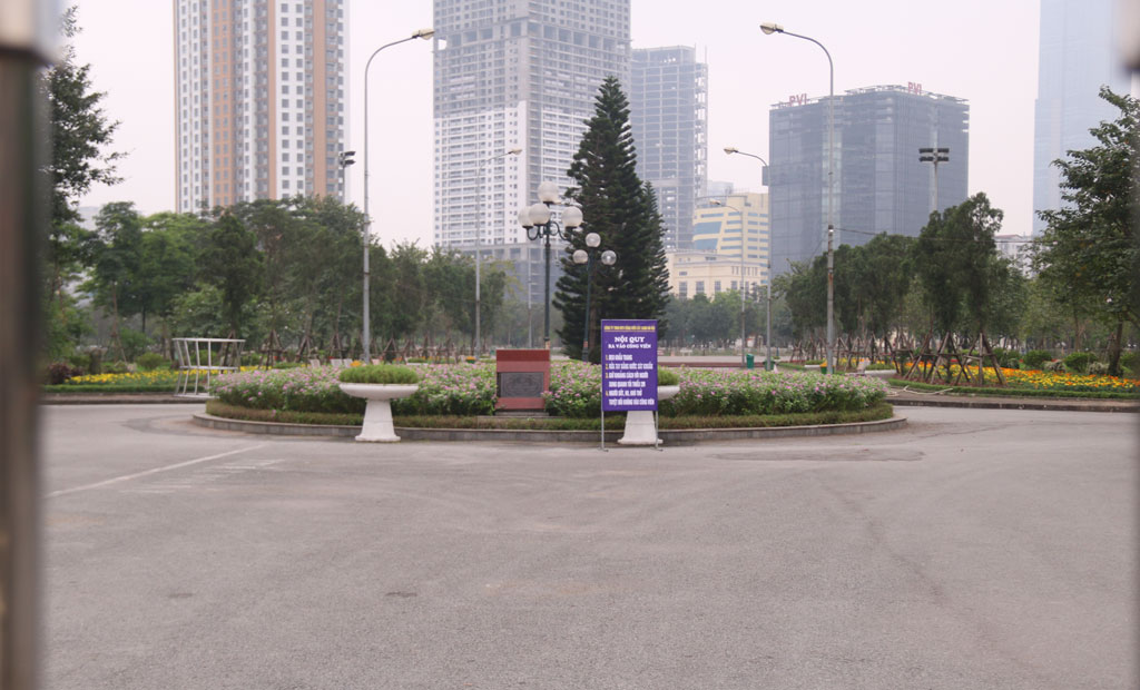 Công viên tại Hà Nội đóng cửa để “cách ly toàn xã hội”5