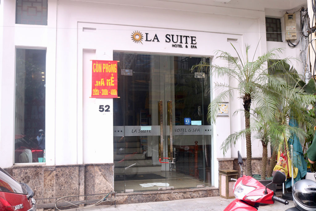 Loạt khách sạn khu phố cổ Hà Nội “cửa đóng, then cài” vì dịch Covid-19 3
