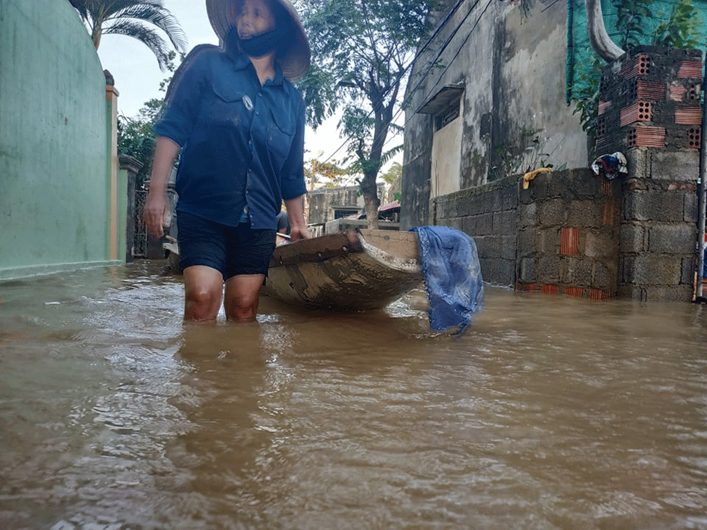 Giữa con bĩ cực vì lũ lụt, người dân ở các làng tương thân tương ái 6