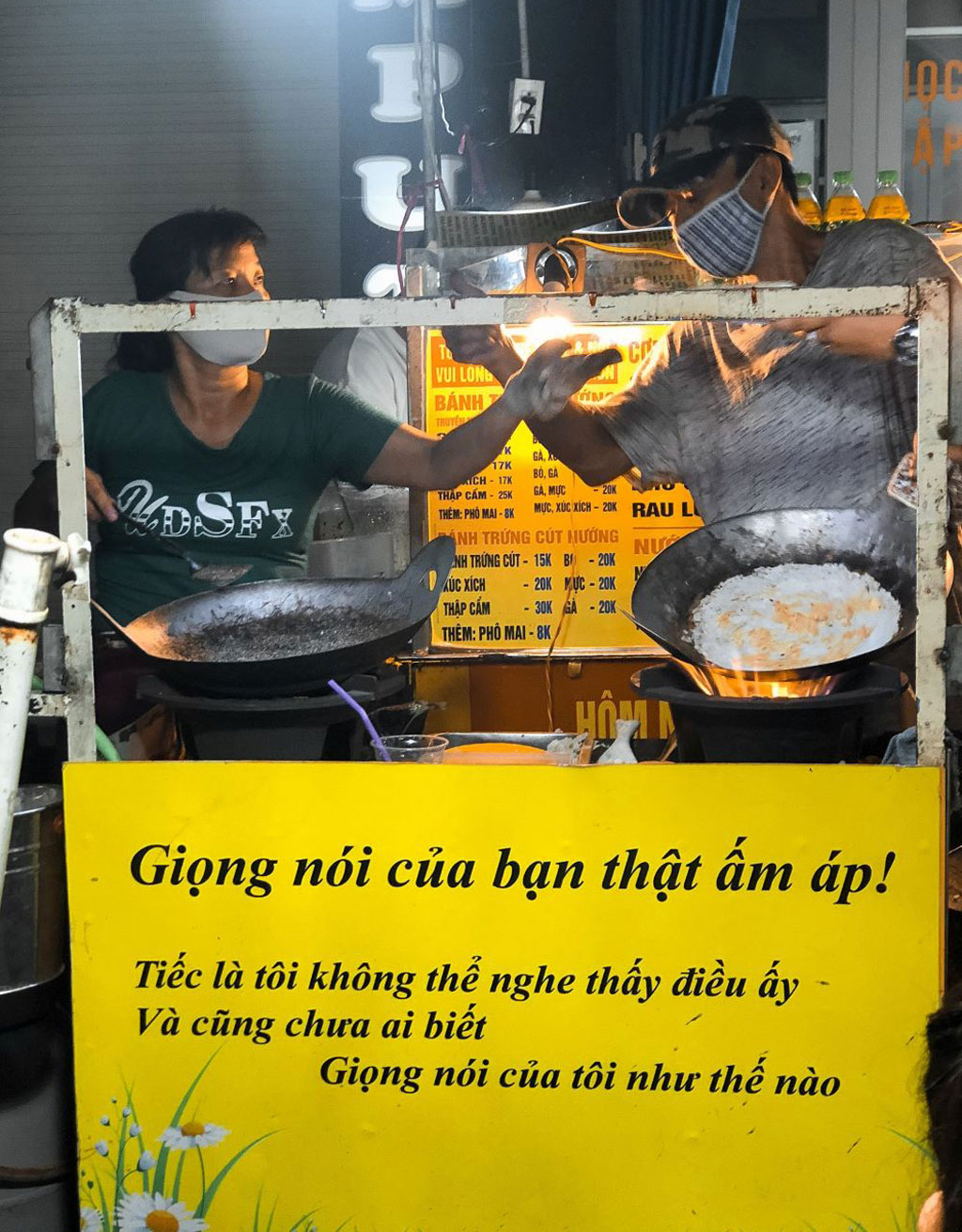 Xe cơm cháy “không nghe không nói” giữa Sài Gòn náo nhiệt3