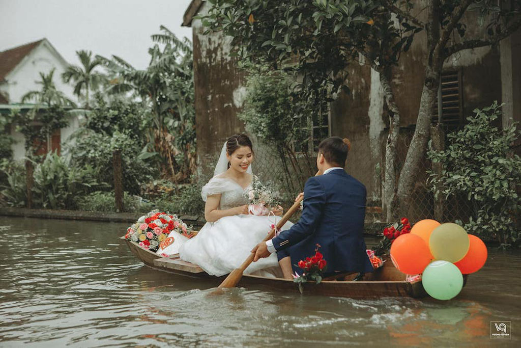 Đám cưới “vượt nghịch cảnh” mùa mưa lũ về nhà chồng khiến ai xem cũng thích thú5