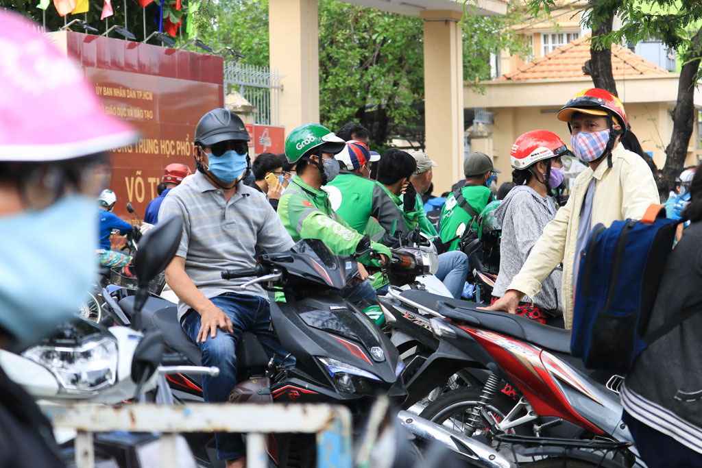 Phụ huynh và học sinh ý thức việc đeo khẩu trang khi nghe tin Covid-19 ‘quay trở lại’2