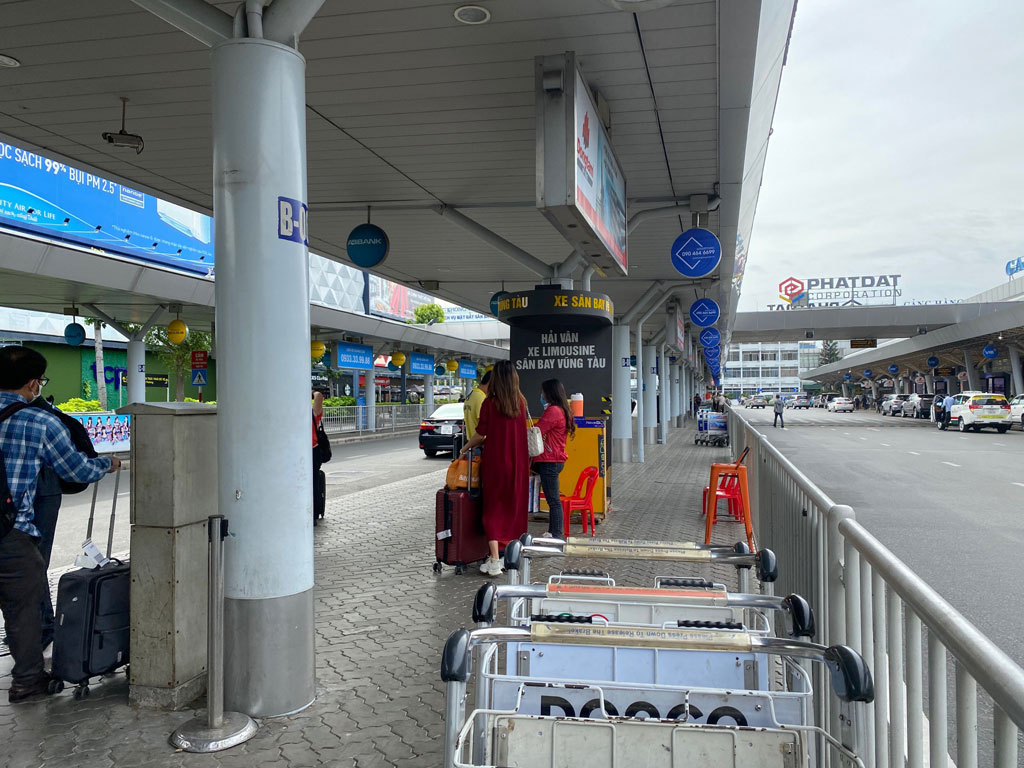 Phân làn tại sân bay Tân Sơn Nhất: Thuận lợi của hành khách phải là 'mục đích cao nhất'1