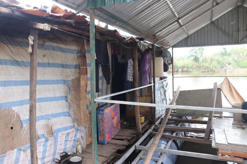 Người dân xóm ngụ cư dưới chân cầu Long Biên: “Tết cũng như ngày thường chỉ mong được ấm no, đủ đầy”9