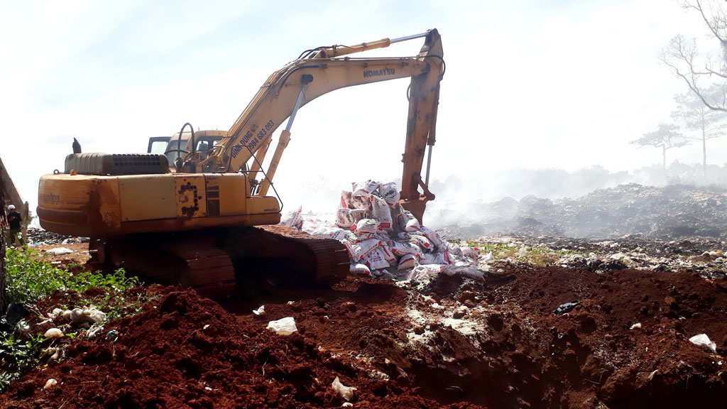 Lâm Đồng: Tiêu hủy gần 25 tấn phân bón không rõ nguồn gốc xuất xứ3