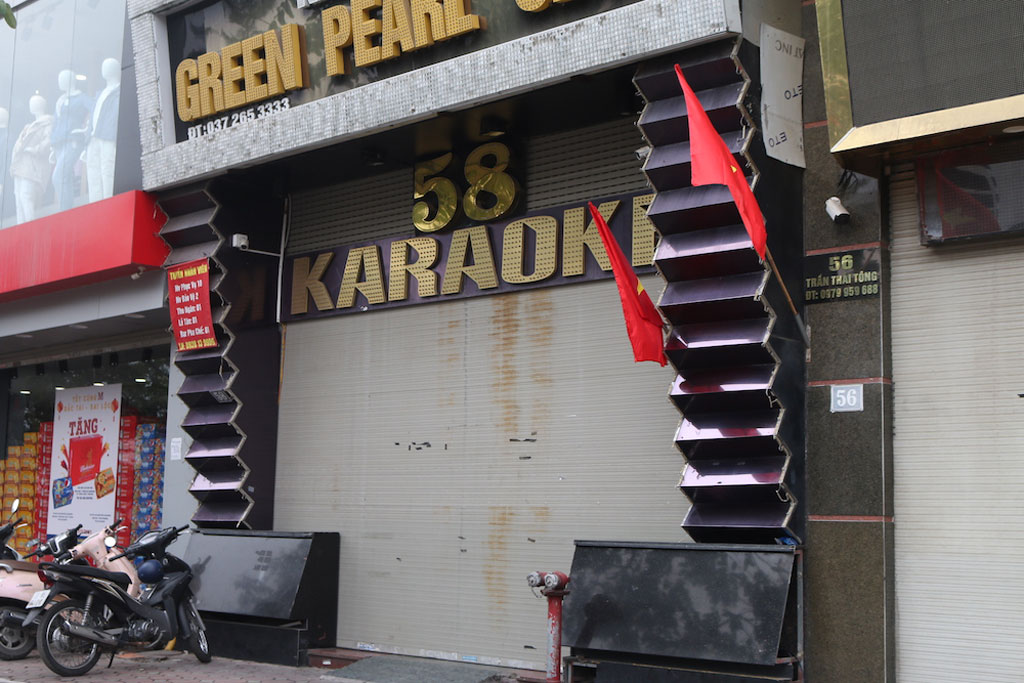 Hàng loạt quán bar, karaoke tại Hà Nội đóng cửa khi liên tiếp có ca mắc Covid-19 mới1