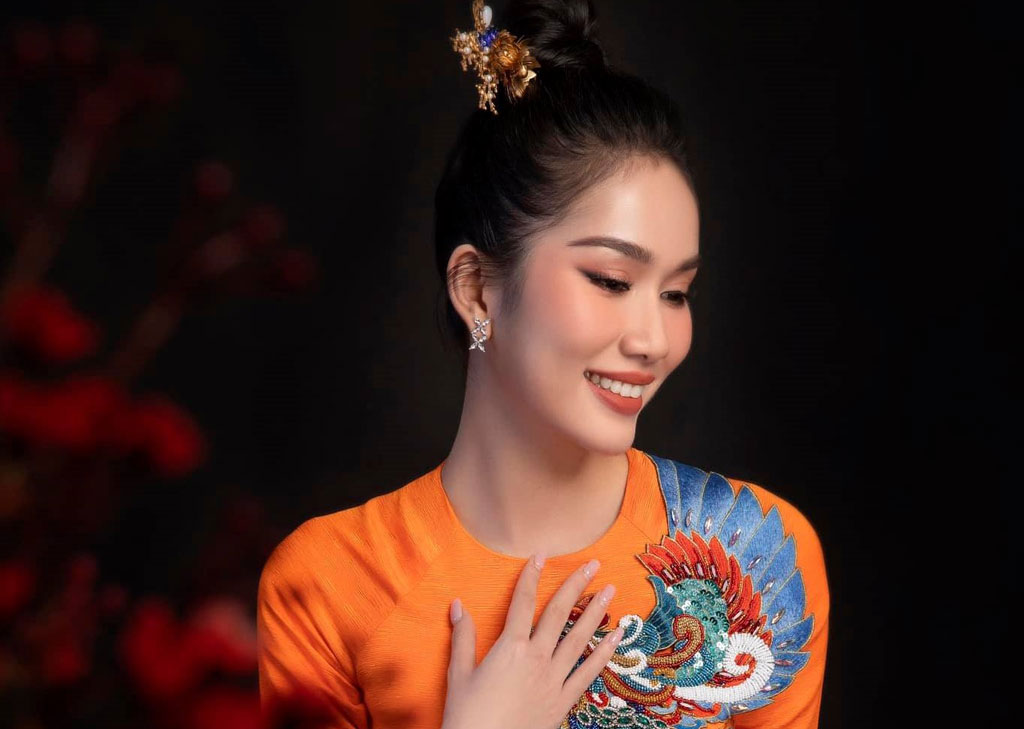 Á hậu Phương Anh gây sốt với màn ‘bắn’ tiếng Anh giao lưu với giám đốc Miss International2