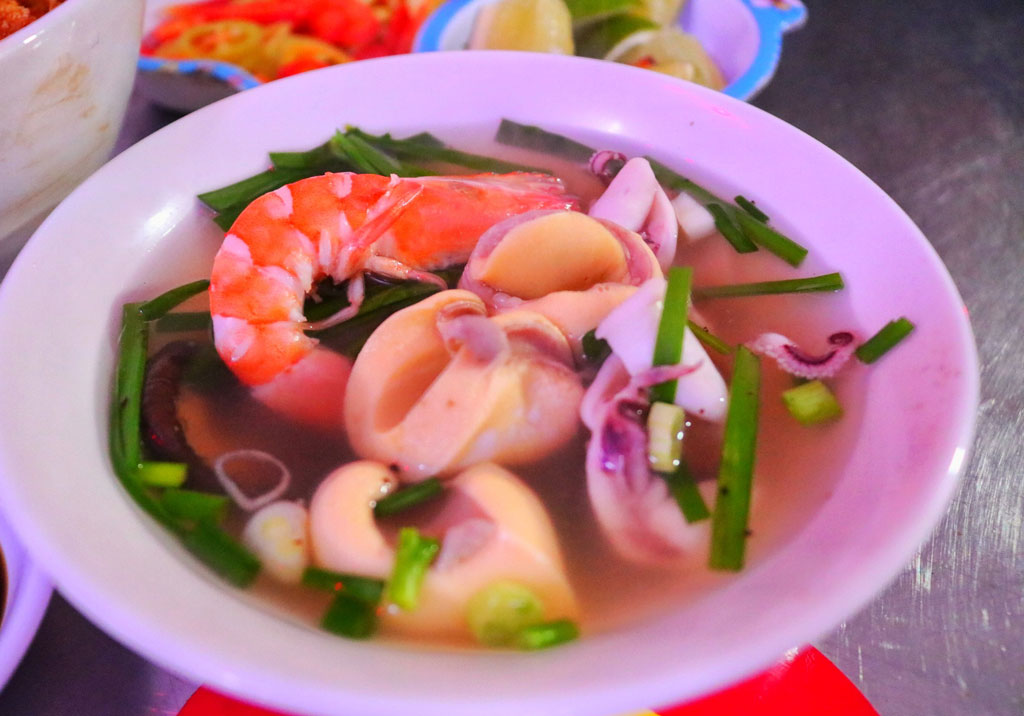 Hủ tiếu Mỹ Tho ‘độc’ nhất Sài Gòn: Chế biến ‘không giống ai’, khách ăn kín hẻm8
