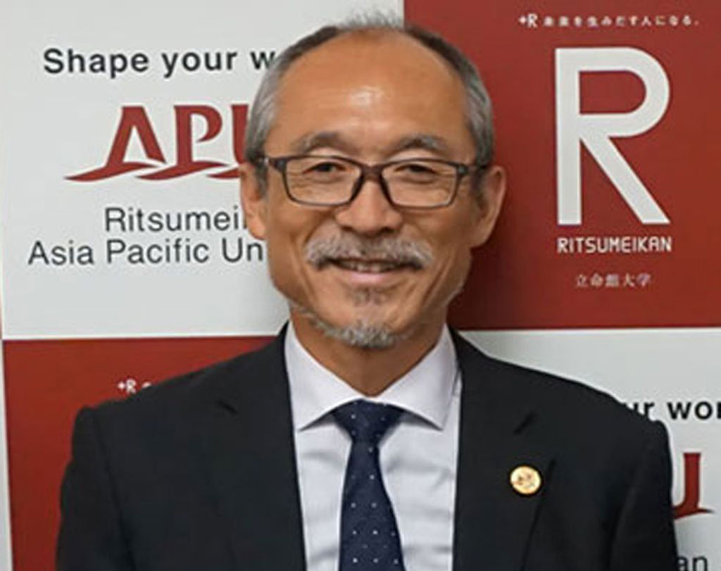 GS Yoichiro Sato  (chuyên về quan hệ quốc tế, Đại học Ritsumeikan Asia Pacific, Nhật Bản)