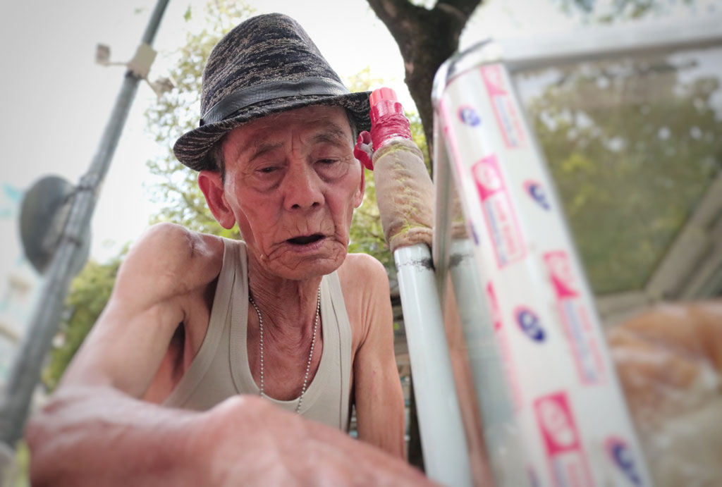 Cụ ông U90 ‘đẩy tuổi thơ’ đi khắp Sài Gòn: ‘Trẻ con hết thích xe cà rem của tôi rồi’6